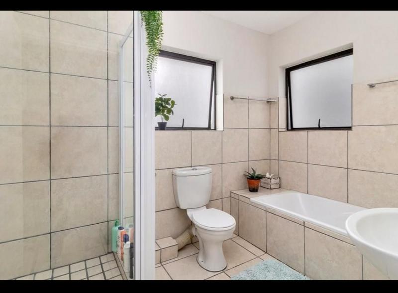 To Let 2 Bedroom Property for Rent in Burgundy Estate Western Cape